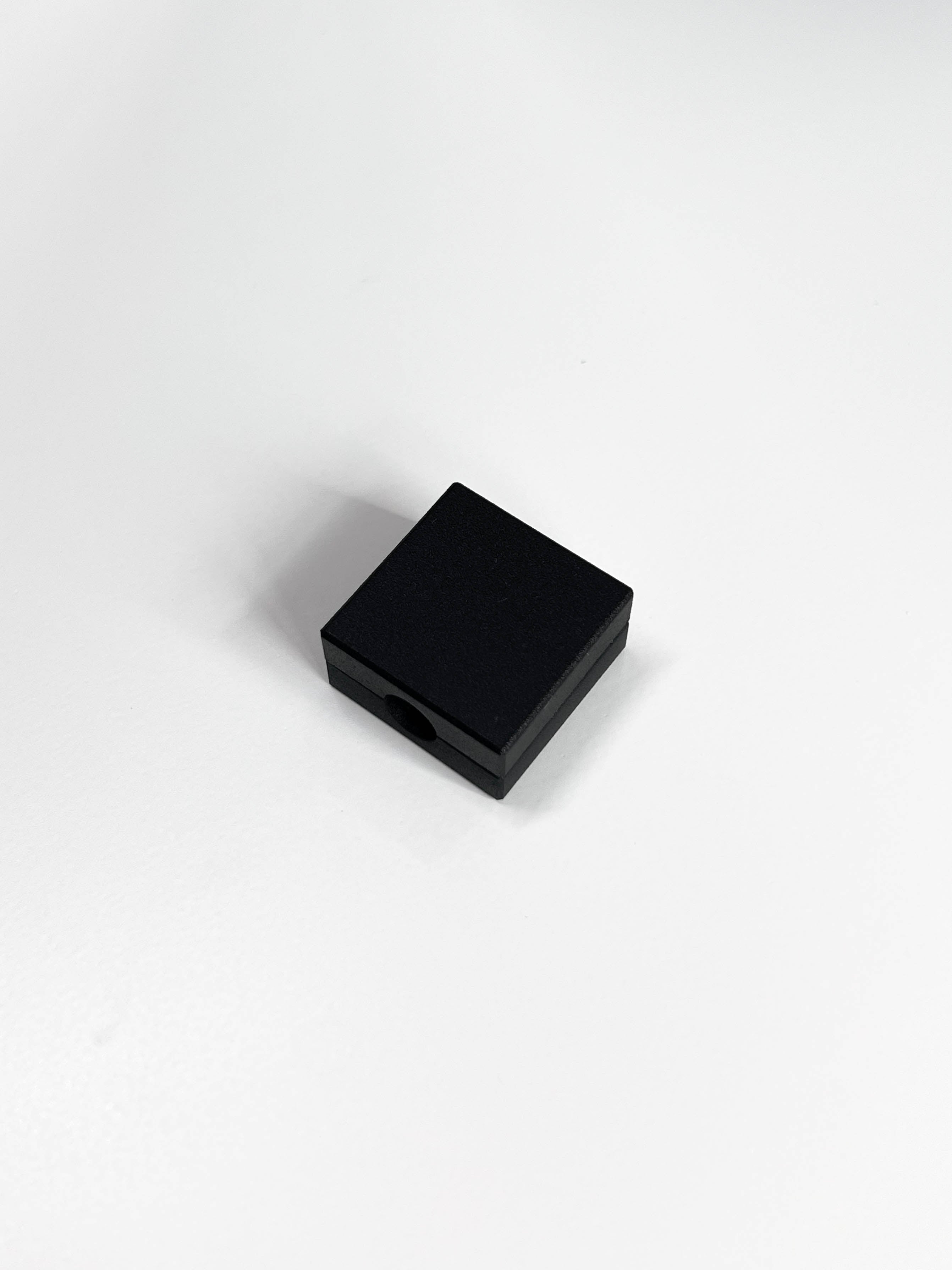 QQ Cable Badge